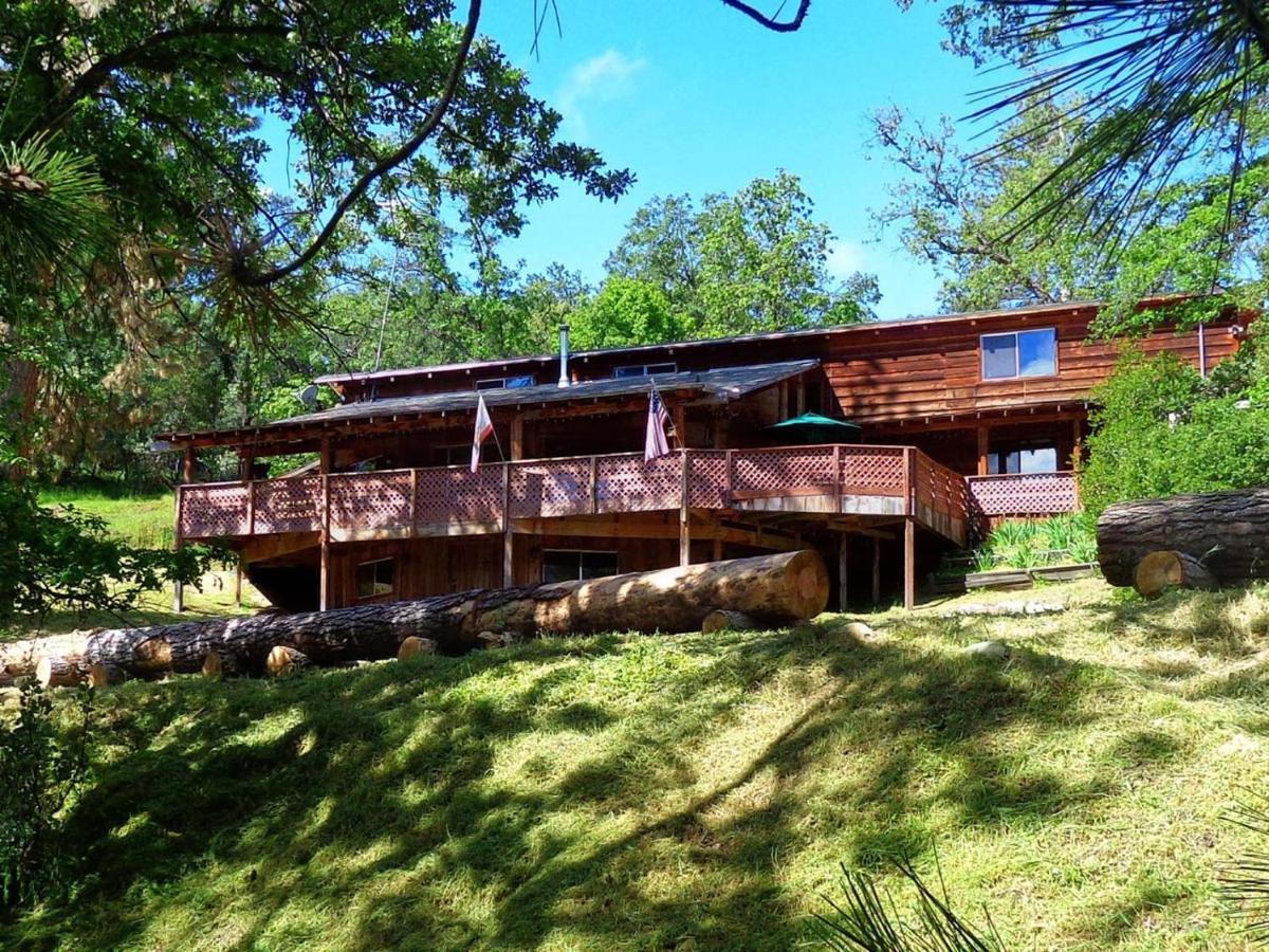 Evergreen Haus Villa Oakhurst Exterior photo