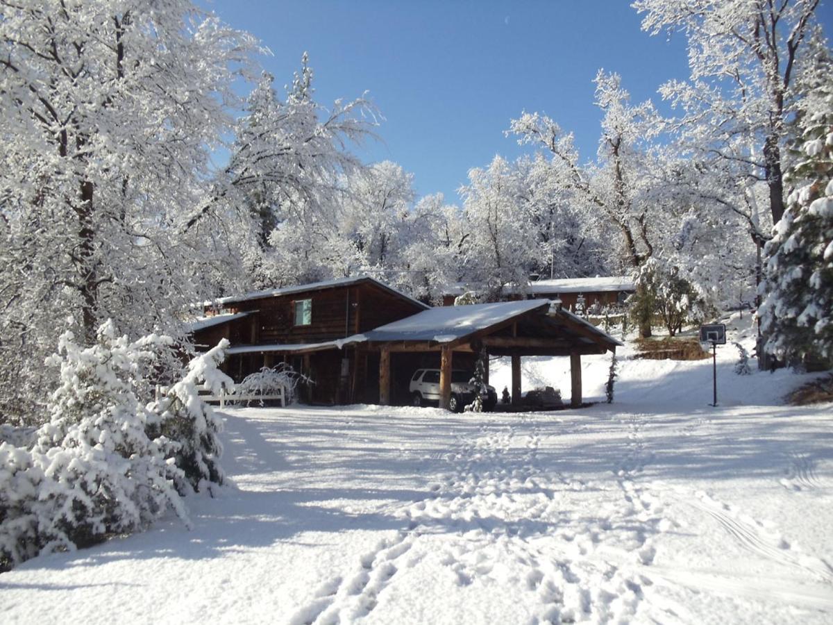 Evergreen Haus Villa Oakhurst Exterior photo