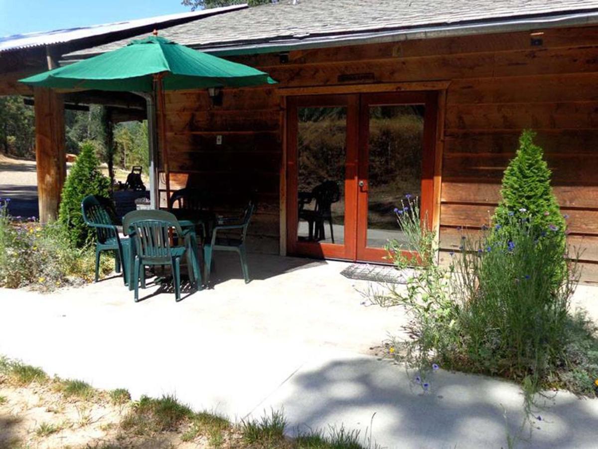 Evergreen Haus Villa Oakhurst Exterior photo