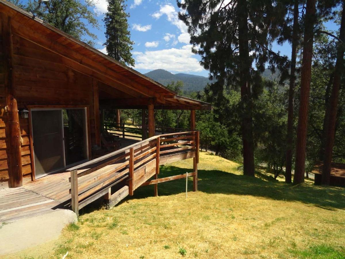 Evergreen Haus Villa Oakhurst Exterior photo